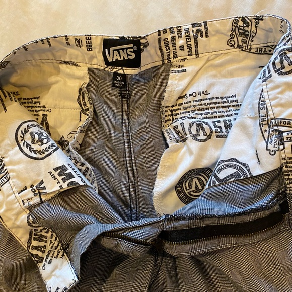 Vans men’s shorts size 30 - Picture 8 of 9